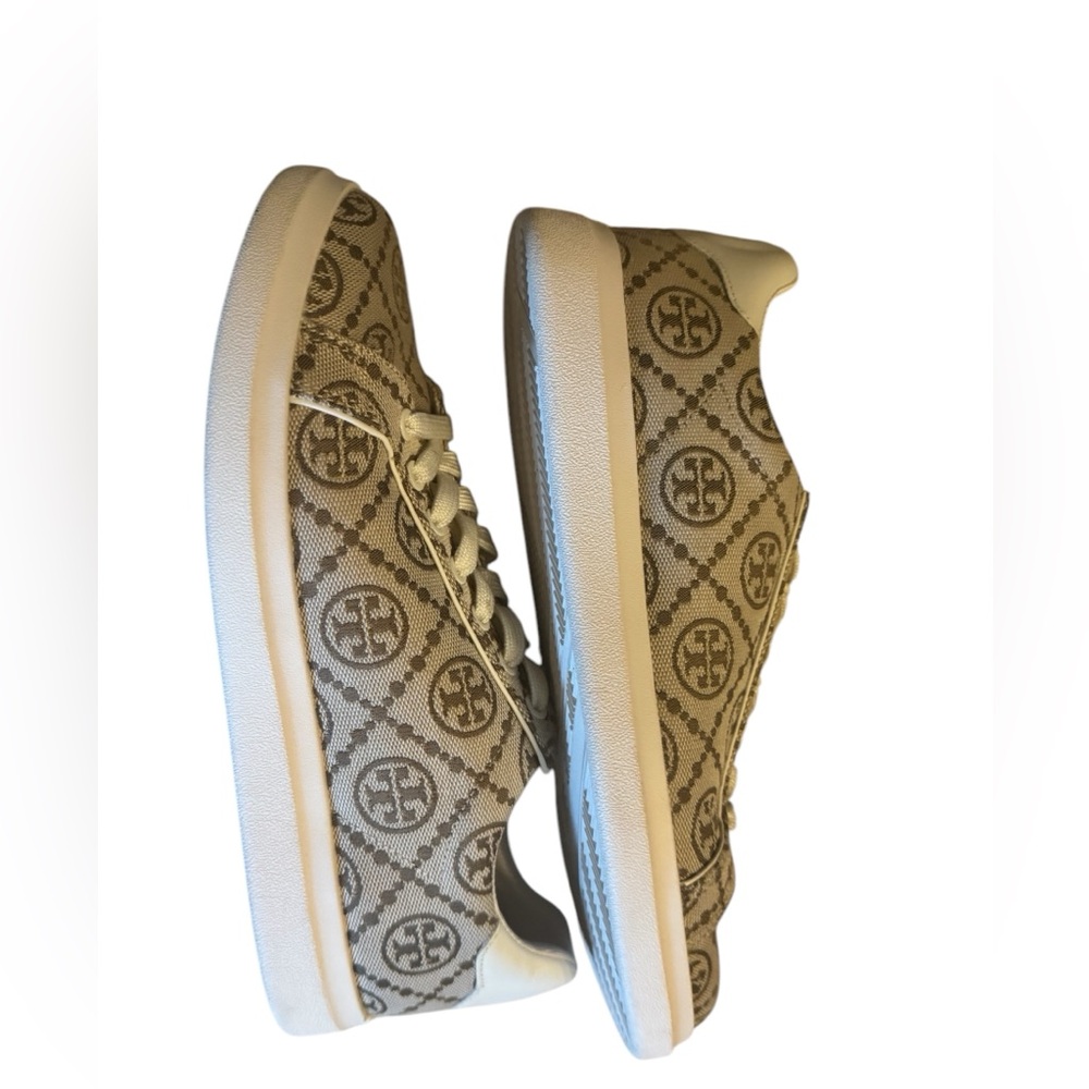 Tory Burch T-monogram lace-up sneakers, perfect for women size 7.5. - Picture 7 of 12
